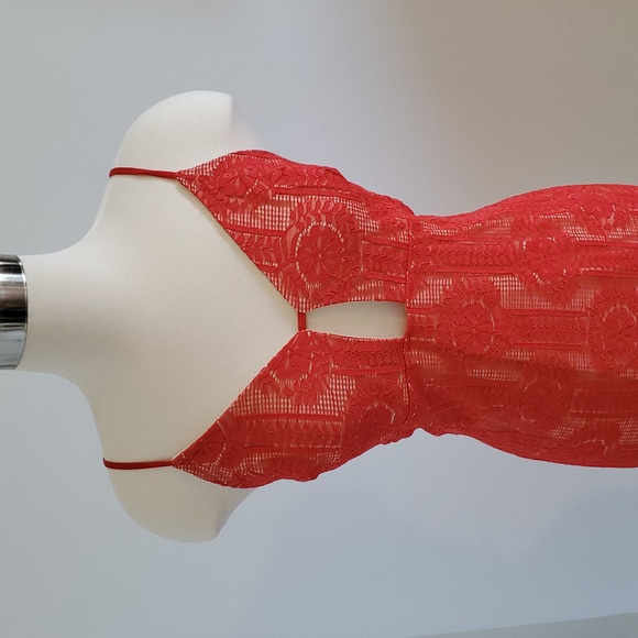 Lulu's women’s Scarlet Lace Overlay Dress fully lined in nude Size XL  NWOT - Picture 4 of 11